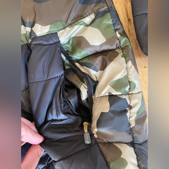 Zara boys Black and Camouflage Puffer Jacket - Picture 3 of 8